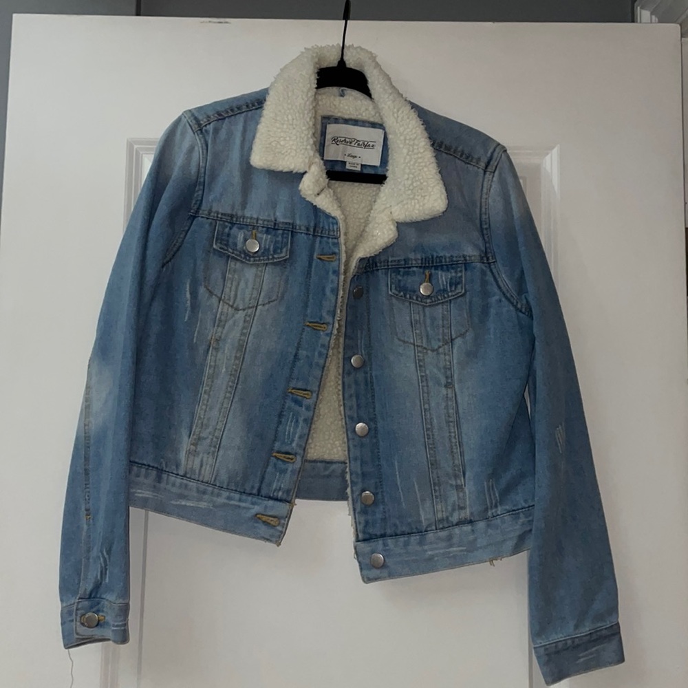 Worn ONCE! denim coat with fuzzy inside size large. Great condition